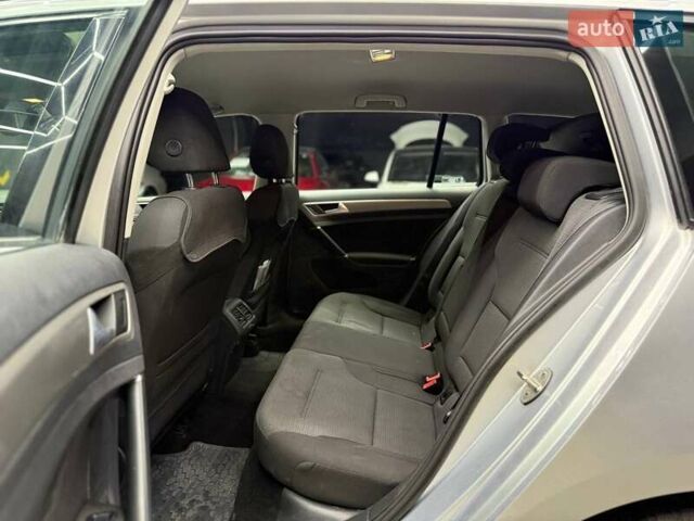 Сірий Фольксваген Гольф, об'ємом двигуна 1.6 л та пробігом 461 тис. км за 10700 $, фото 13 на Automoto.ua