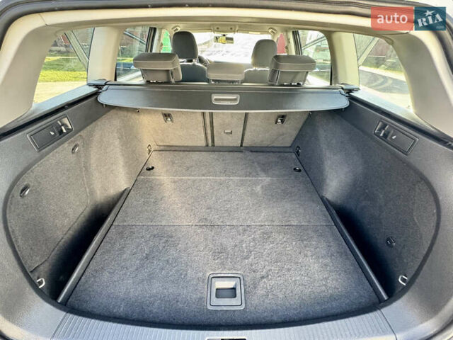 Серый Фольксваген Гольф, объемом двигателя 1.6 л и пробегом 198 тыс. км за 10999 $, фото 41 на Automoto.ua