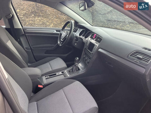 Серый Фольксваген Гольф, объемом двигателя 1.6 л и пробегом 237 тыс. км за 9800 $, фото 20 на Automoto.ua