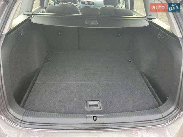 Серый Фольксваген Гольф, объемом двигателя 1.6 л и пробегом 237 тыс. км за 9800 $, фото 18 на Automoto.ua