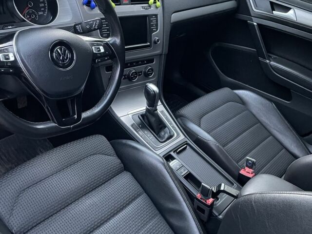 Серый Фольксваген Гольф, объемом двигателя 1.6 л и пробегом 205 тыс. км за 12000 $, фото 4 на Automoto.ua