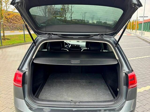 Серый Фольксваген Гольф, объемом двигателя 2 л и пробегом 284 тыс. км за 10600 $, фото 5 на Automoto.ua