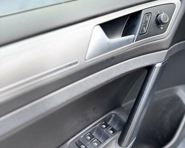 Сірий Фольксваген Гольф, об'ємом двигуна 1.8 л та пробігом 164 тис. км за 12800 $, фото 28 на Automoto.ua