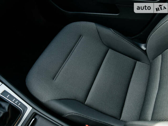 Серый Фольксваген Гольф, объемом двигателя 1.6 л и пробегом 250 тыс. км за 11100 $, фото 36 на Automoto.ua