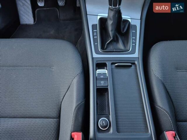 Серый Фольксваген Гольф, объемом двигателя 1.6 л и пробегом 255 тыс. км за 10900 $, фото 17 на Automoto.ua