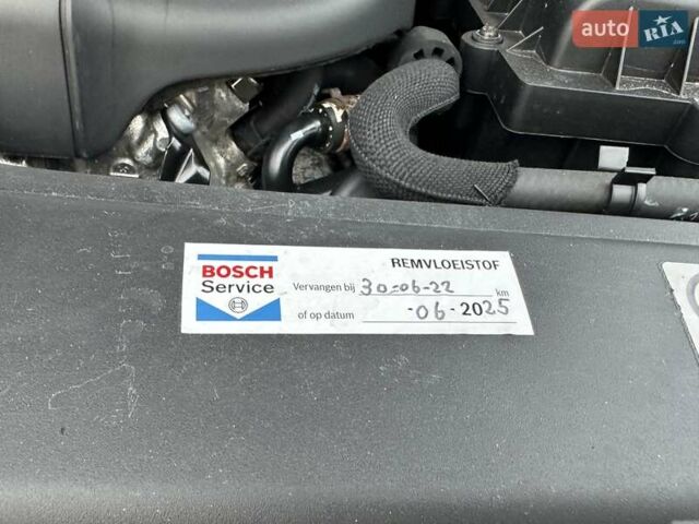 Серый Фольксваген Гольф, объемом двигателя 1.6 л и пробегом 236 тыс. км за 11450 $, фото 95 на Automoto.ua