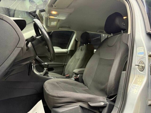 Серый Фольксваген Гольф, объемом двигателя 1.6 л и пробегом 461 тыс. км за 10700 $, фото 18 на Automoto.ua