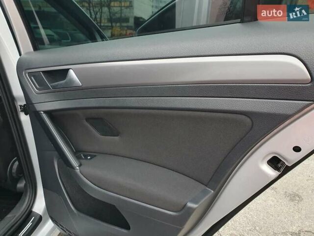 Серый Фольксваген Гольф, объемом двигателя 1.6 л и пробегом 170 тыс. км за 8500 $, фото 49 на Automoto.ua