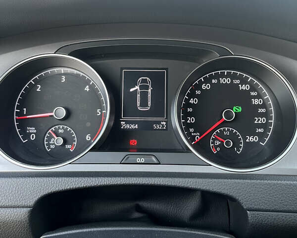 Серый Фольксваген Гольф, объемом двигателя 1.6 л и пробегом 260 тыс. км за 11700 $, фото 12 на Automoto.ua