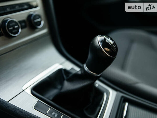Серый Фольксваген Гольф, объемом двигателя 1.6 л и пробегом 250 тыс. км за 11100 $, фото 34 на Automoto.ua