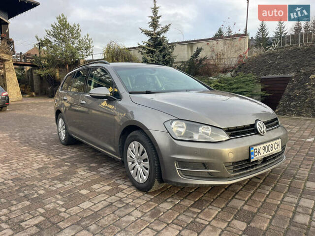 Серый Фольксваген Гольф, объемом двигателя 1.6 л и пробегом 237 тыс. км за 9800 $, фото 4 на Automoto.ua