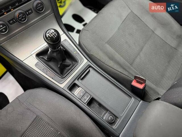 Сірий Фольксваген Гольф, об'ємом двигуна 1.6 л та пробігом 461 тис. км за 10700 $, фото 17 на Automoto.ua