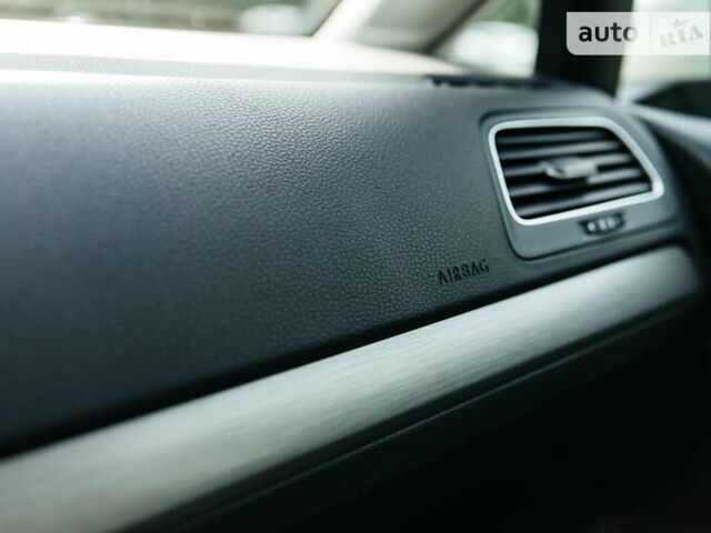 Серый Фольксваген Гольф, объемом двигателя 1.6 л и пробегом 250 тыс. км за 11100 $, фото 40 на Automoto.ua