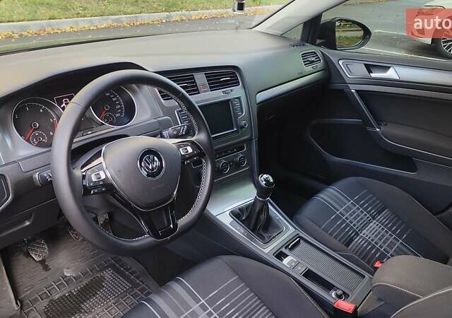 Сірий Фольксваген Гольф, об'ємом двигуна 1.6 л та пробігом 293 тис. км за 11800 $, фото 42 на Automoto.ua