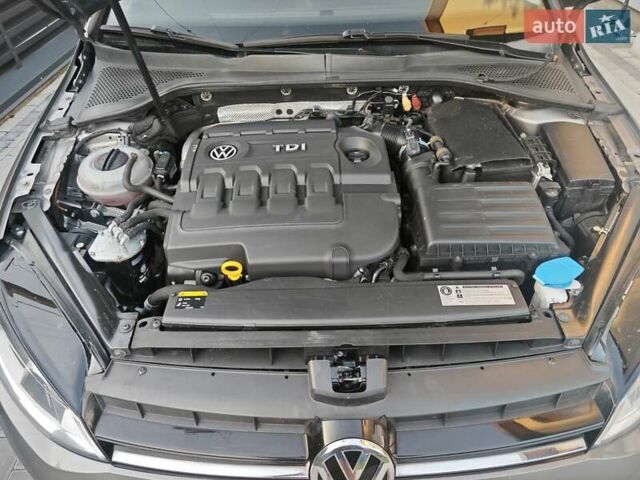 Серый Фольксваген Гольф, объемом двигателя 1.6 л и пробегом 298 тыс. км за 10500 $, фото 1 на Automoto.ua