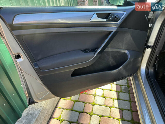 Фольксваген Гольф 2015 в Червонограде на Automoto.ua Серый Фольксваген Гольф, объемом двигателя 1.6 л и пробегом 223 тыс. км за 12157 $, фото 30 на Automoto.ua