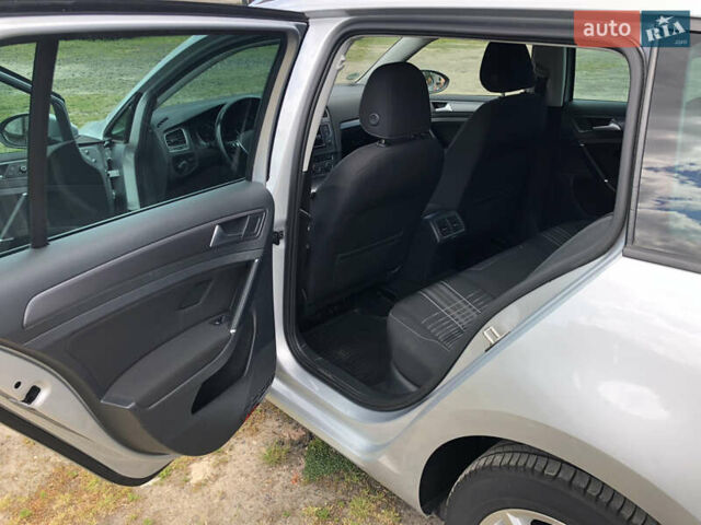 Серый Фольксваген Гольф, объемом двигателя 1.6 л и пробегом 242 тыс. км за 10200 $, фото 9 на Automoto.ua