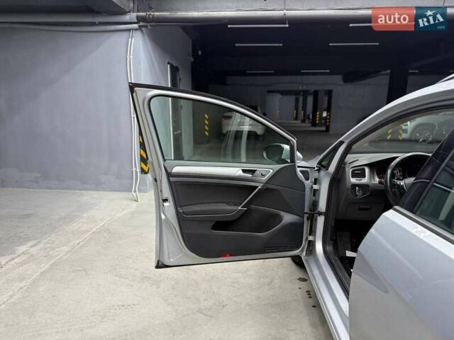 Сірий Фольксваген Гольф, об'ємом двигуна 1.6 л та пробігом 461 тис. км за 10700 $, фото 23 на Automoto.ua