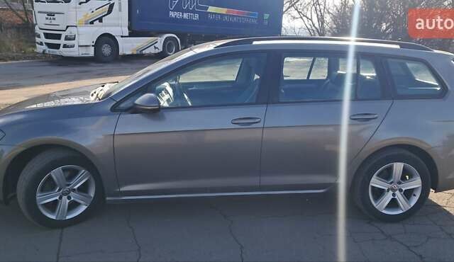 Серый Фольксваген Гольф, объемом двигателя 1.6 л и пробегом 275 тыс. км за 11000 $, фото 3 на Automoto.ua