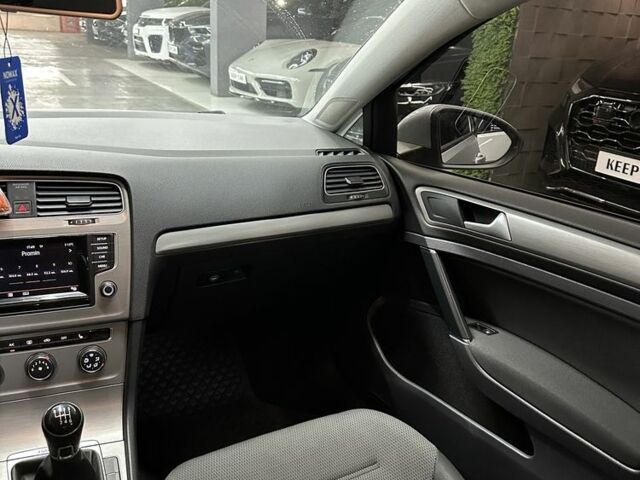 Сірий Фольксваген Гольф, об'ємом двигуна 1.6 л та пробігом 189 тис. км за 9900 $, фото 7 на Automoto.ua