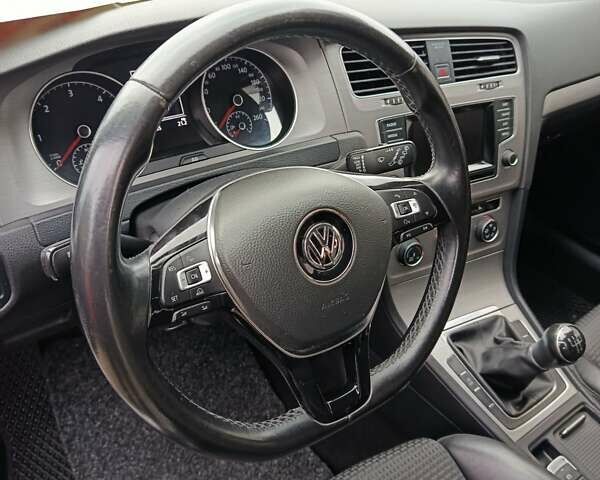 Серый Фольксваген Гольф, объемом двигателя 1.6 л и пробегом 268 тыс. км за 10900 $, фото 6 на Automoto.ua