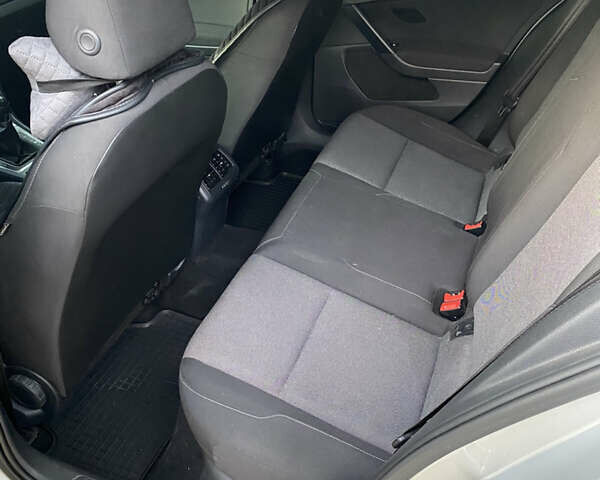 Серый Фольксваген Гольф, объемом двигателя 1.6 л и пробегом 213 тыс. км за 10500 $, фото 11 на Automoto.ua