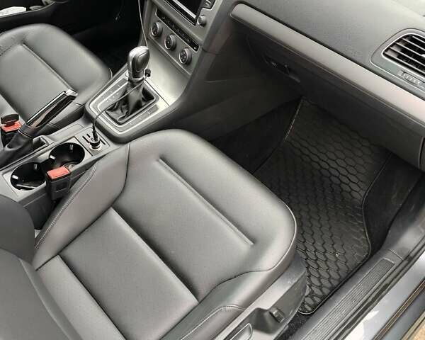 Серый Фольксваген Гольф, объемом двигателя 1.97 л и пробегом 269 тыс. км за 11400 $, фото 12 на Automoto.ua