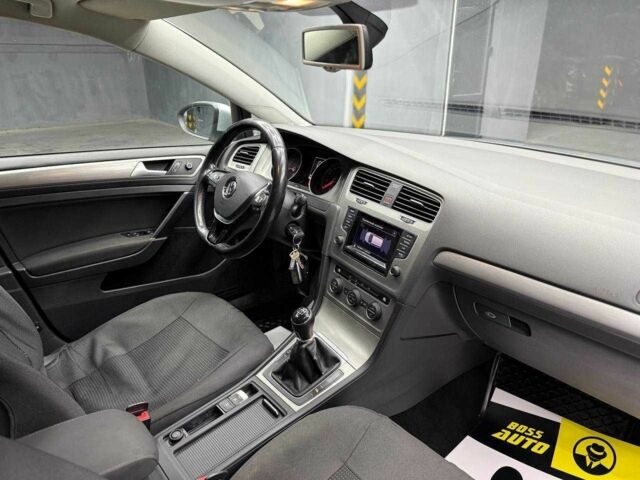 Серый Фольксваген Гольф, объемом двигателя 1.6 л и пробегом 461 тыс. км за 10700 $, фото 7 на Automoto.ua