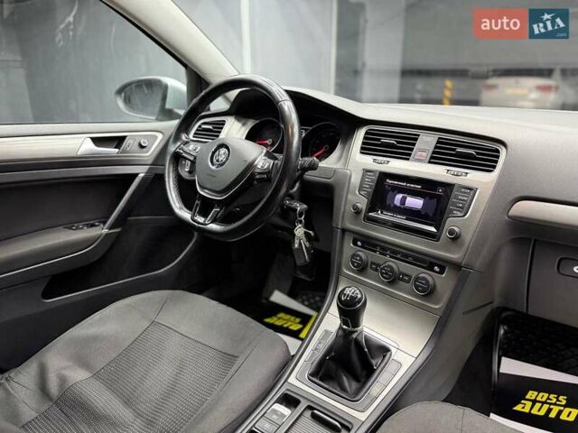 Сірий Фольксваген Гольф, об'ємом двигуна 1.6 л та пробігом 461 тис. км за 10700 $, фото 6 на Automoto.ua