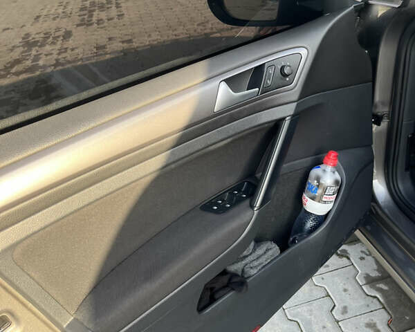 Серый Фольксваген Гольф, объемом двигателя 1.6 л и пробегом 260 тыс. км за 11700 $, фото 4 на Automoto.ua