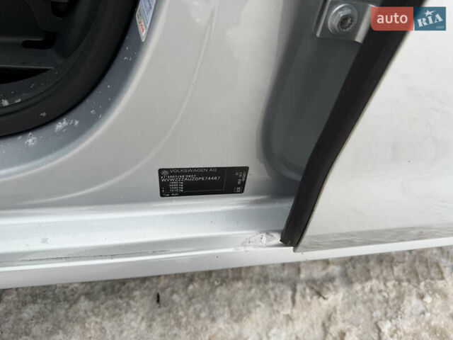 Серый Фольксваген Гольф, объемом двигателя 2 л и пробегом 275 тыс. км за 11555 $, фото 41 на Automoto.ua