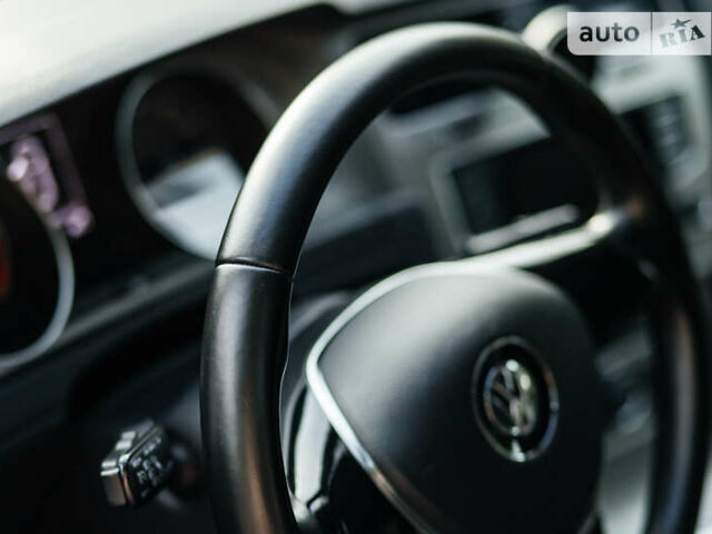Серый Фольксваген Гольф, объемом двигателя 1.6 л и пробегом 250 тыс. км за 11100 $, фото 50 на Automoto.ua