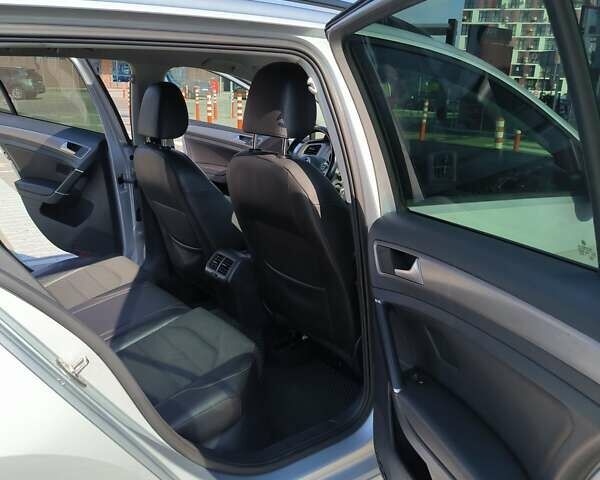 Серый Фольксваген Гольф, объемом двигателя 2 л и пробегом 274 тыс. км за 12900 $, фото 3 на Automoto.ua