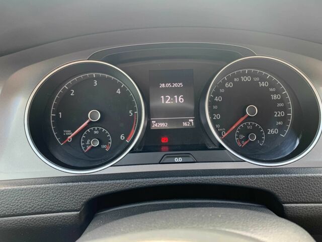 Серый Фольксваген Гольф, объемом двигателя 1.6 л и пробегом 245 тыс. км за 9999 $, фото 8 на Automoto.ua