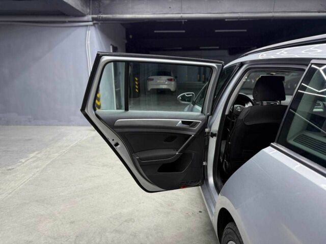 Серый Фольксваген Гольф, объемом двигателя 1.6 л и пробегом 461 тыс. км за 10700 $, фото 15 на Automoto.ua