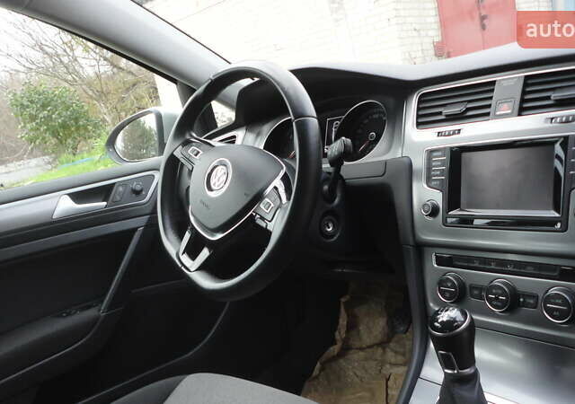 Серый Фольксваген Гольф, объемом двигателя 1.6 л и пробегом 192 тыс. км за 14000 $, фото 4 на Automoto.ua