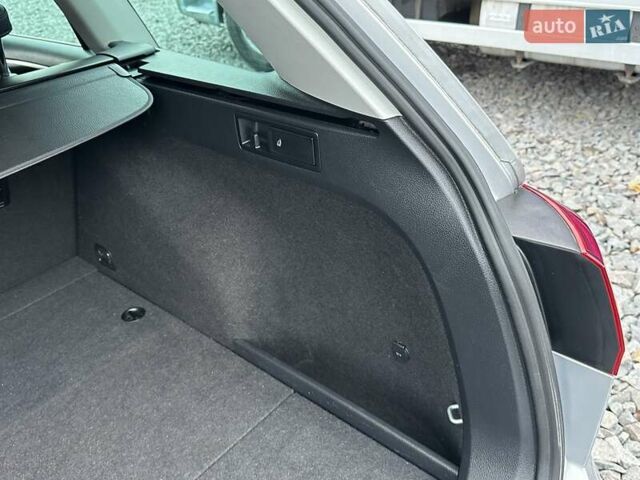 Серый Фольксваген Гольф, объемом двигателя 1.6 л и пробегом 236 тыс. км за 11450 $, фото 86 на Automoto.ua