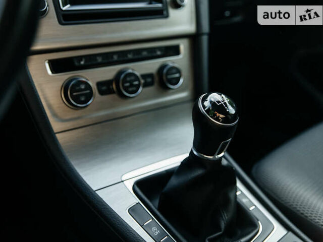 Серый Фольксваген Гольф, объемом двигателя 1.6 л и пробегом 250 тыс. км за 11100 $, фото 70 на Automoto.ua