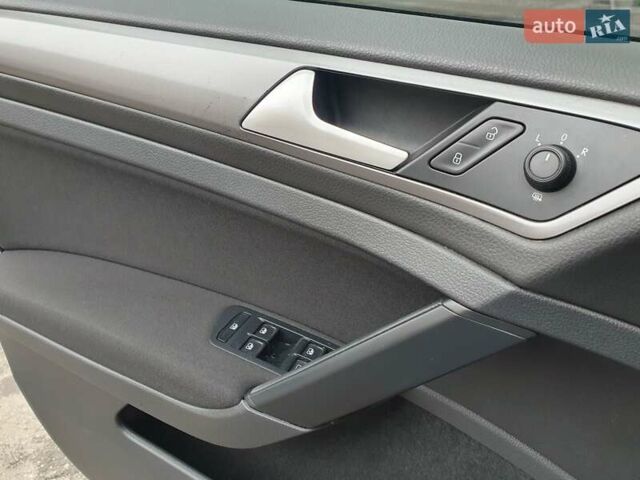 Серый Фольксваген Гольф, объемом двигателя 1.6 л и пробегом 170 тыс. км за 8500 $, фото 36 на Automoto.ua