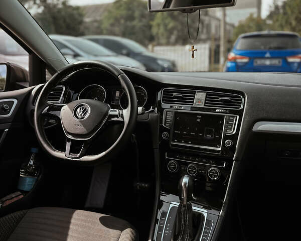 Сірий Фольксваген Гольф, об'ємом двигуна 1.6 л та пробігом 140 тис. км за 12000 $, фото 6 на Automoto.ua