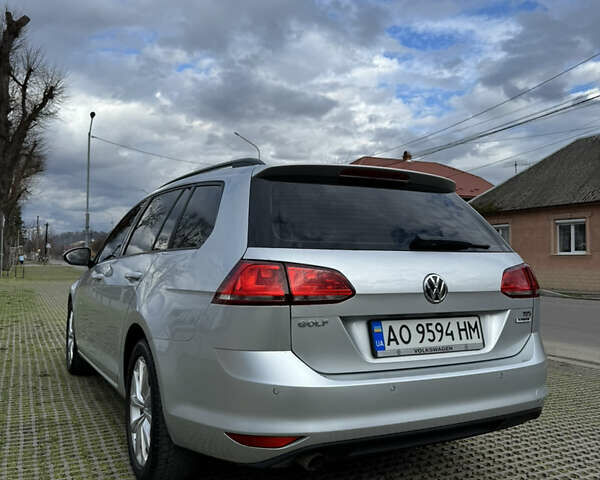 Серый Фольксваген Гольф, объемом двигателя 1.6 л и пробегом 213 тыс. км за 10500 $, фото 1 на Automoto.ua