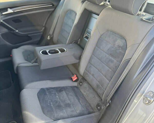 Серый Фольксваген Гольф, объемом двигателя 1.6 л и пробегом 198 тыс. км за 10999 $, фото 36 на Automoto.ua