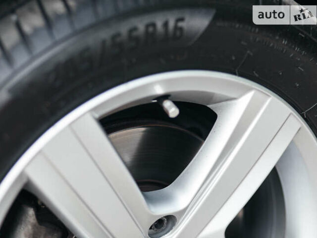 Серый Фольксваген Гольф, объемом двигателя 1.6 л и пробегом 250 тыс. км за 11100 $, фото 62 на Automoto.ua