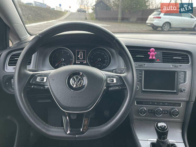 Серый Фольксваген Гольф, объемом двигателя 1.6 л и пробегом 237 тыс. км за 9800 $, фото 16 на Automoto.ua