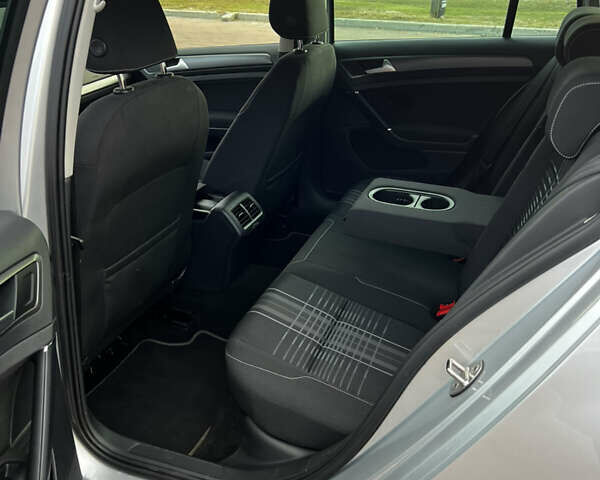 Серый Фольксваген Гольф, объемом двигателя 1.6 л и пробегом 257 тыс. км за 11400 $, фото 15 на Automoto.ua