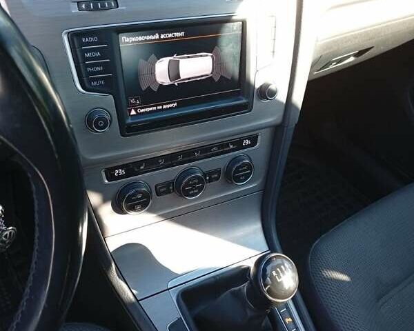 Серый Фольксваген Гольф, объемом двигателя 1.6 л и пробегом 262 тыс. км за 9500 $, фото 4 на Automoto.ua