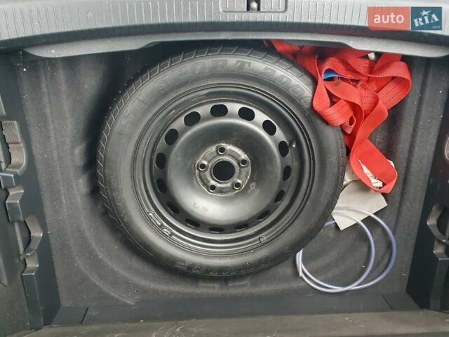 Серый Фольксваген Гольф, объемом двигателя 1.6 л и пробегом 170 тыс. км за 8500 $, фото 13 на Automoto.ua