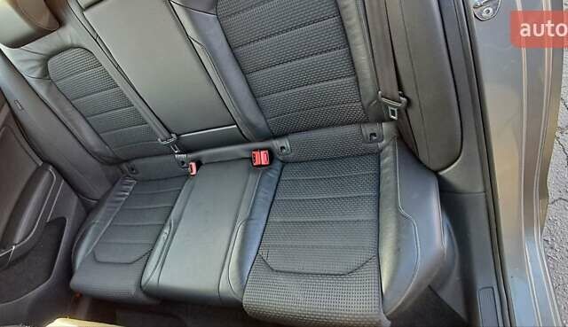 Серый Фольксваген Гольф, объемом двигателя 1.6 л и пробегом 275 тыс. км за 11000 $, фото 18 на Automoto.ua