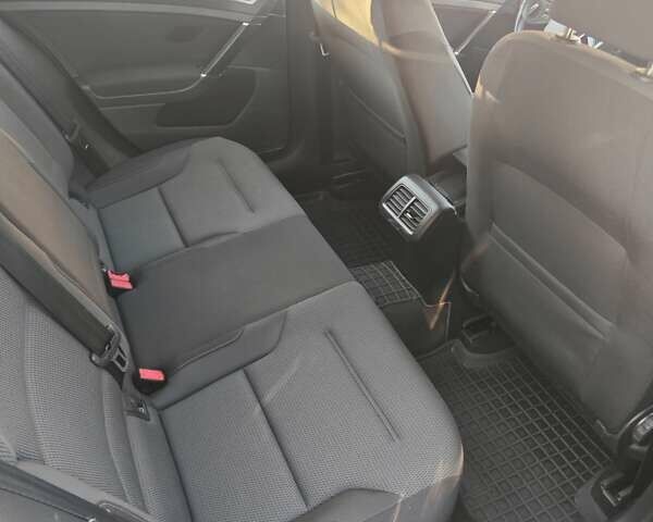 Серый Фольксваген Гольф, объемом двигателя 1.6 л и пробегом 298 тыс. км за 10500 $, фото 11 на Automoto.ua