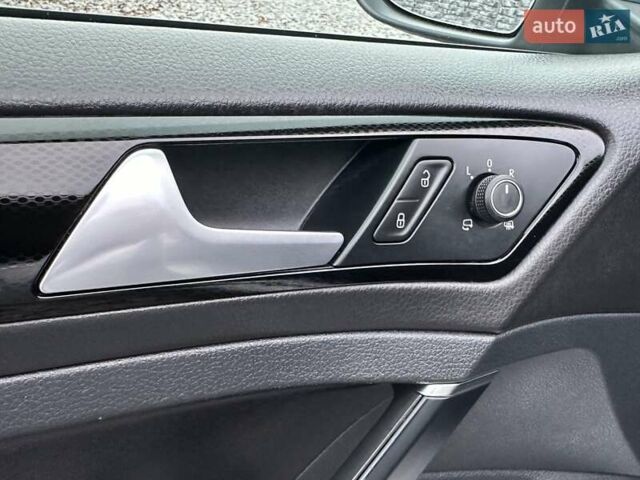 Серый Фольксваген Гольф, объемом двигателя 1.6 л и пробегом 236 тыс. км за 11450 $, фото 38 на Automoto.ua